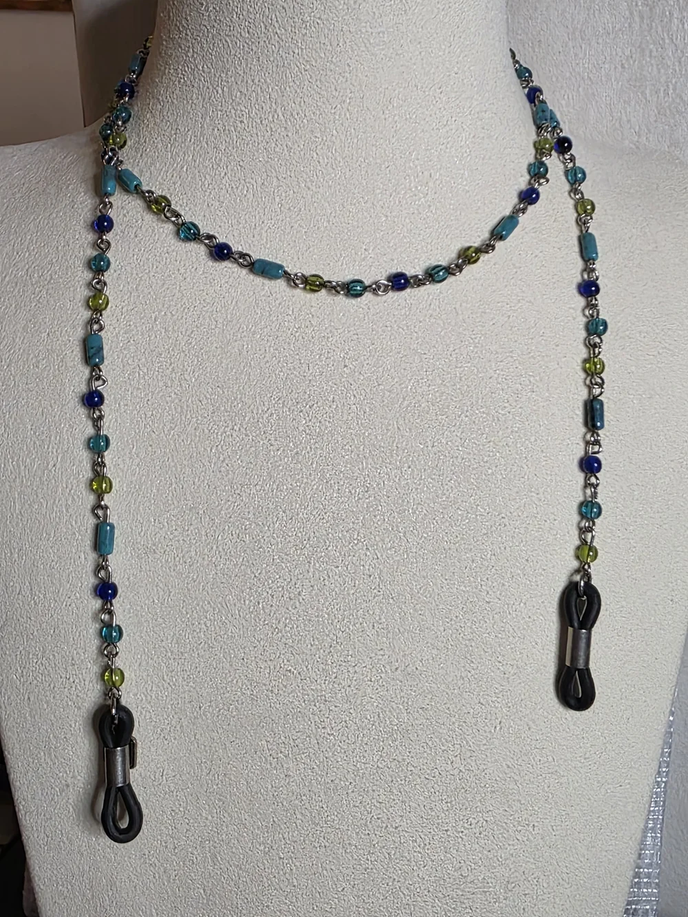 Vintage CMC Beaded Glasses Chain Necklace in Blue & Green